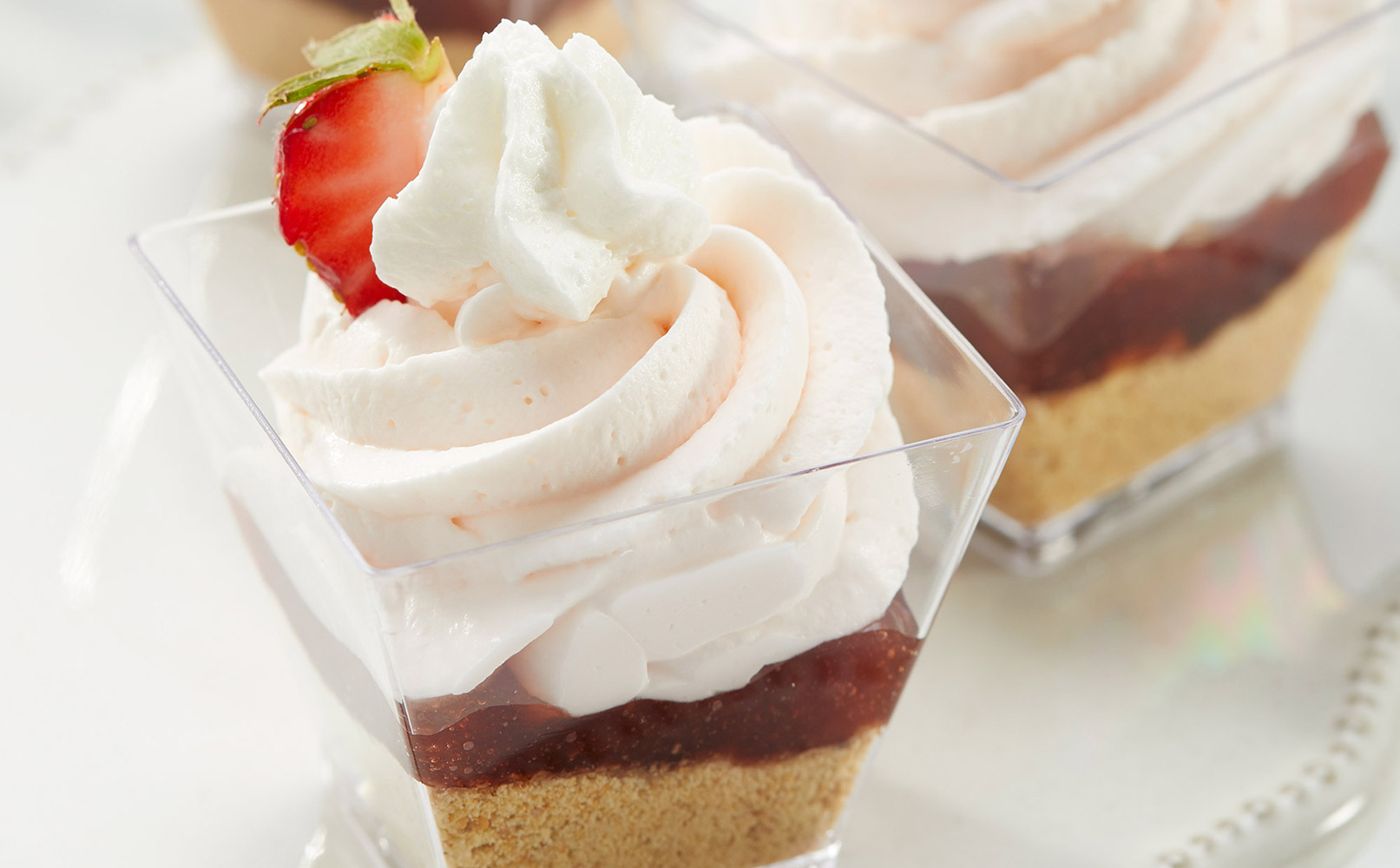 Double Strawberries & Crème Dessert Cup